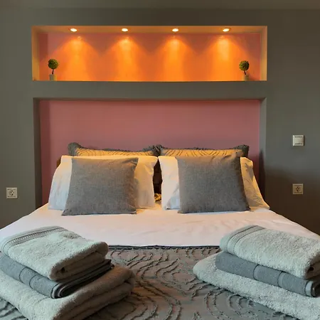 Aura Living Апартамент
