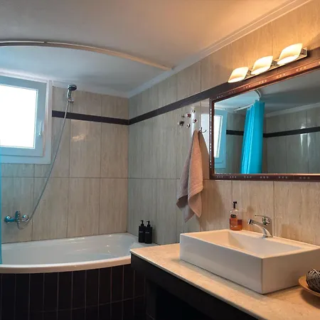 Апартамент Aura Living Солун